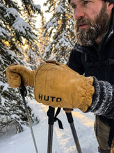 Load image into Gallery viewer, Sherpa lined Leather Mitten Glove